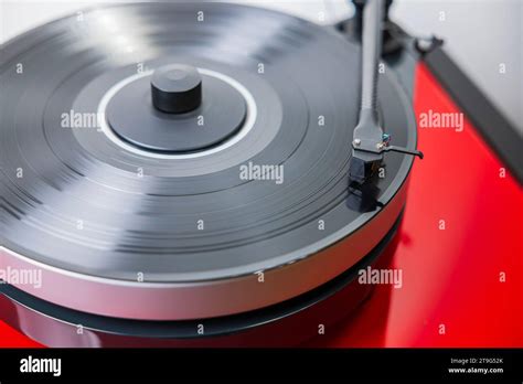 The Art of the Flex Disc: Elongating Vinyl in Flexible Formats